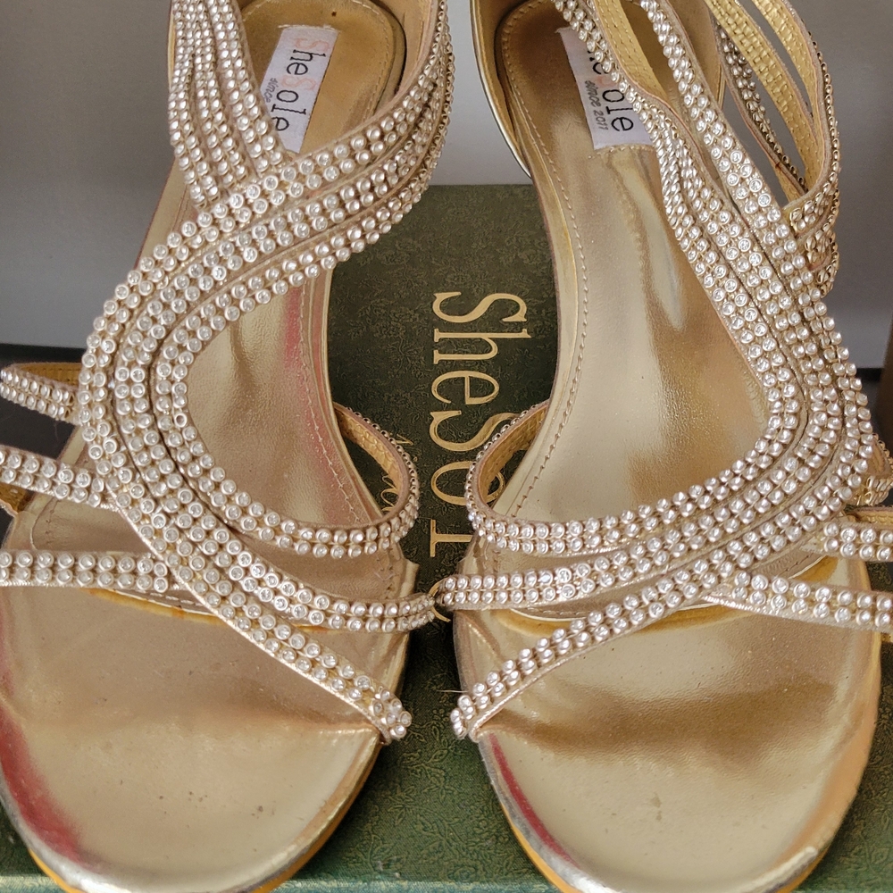 Shesole Gold Pearl-Embellished Heels